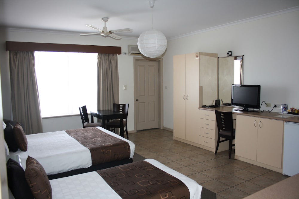 Lakeview Motel & Apartments 22/63