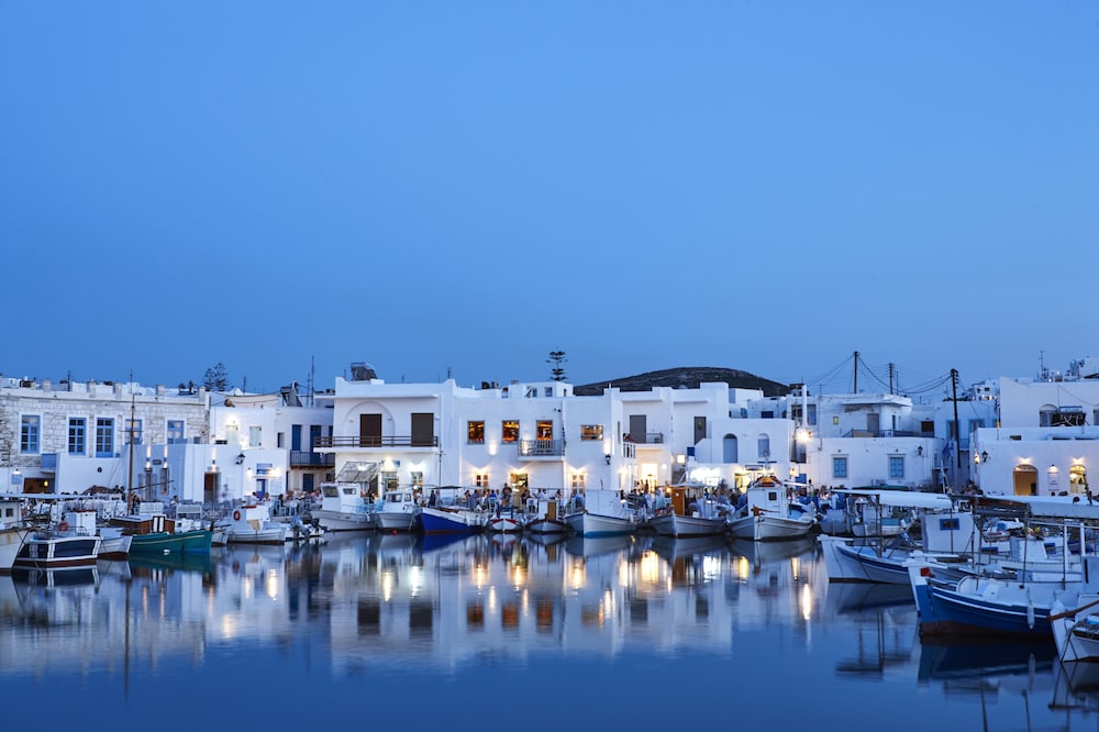 Mr Mrs White Paros 6/76