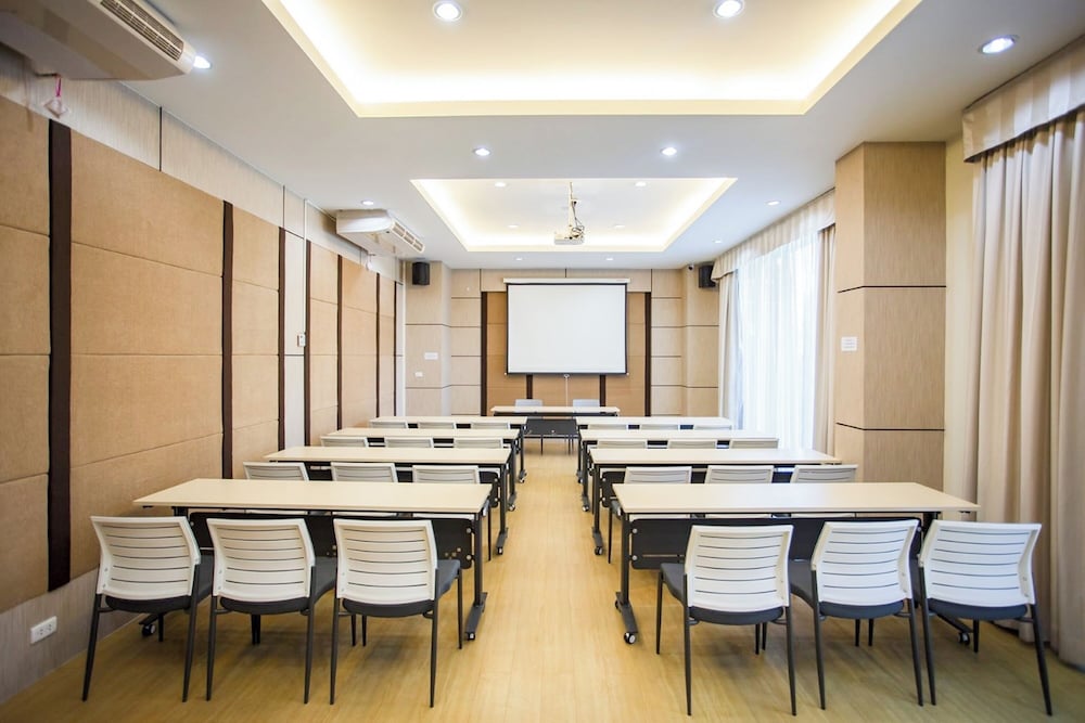 Phavina Hotel & Grand Boutique Rayong 61/72