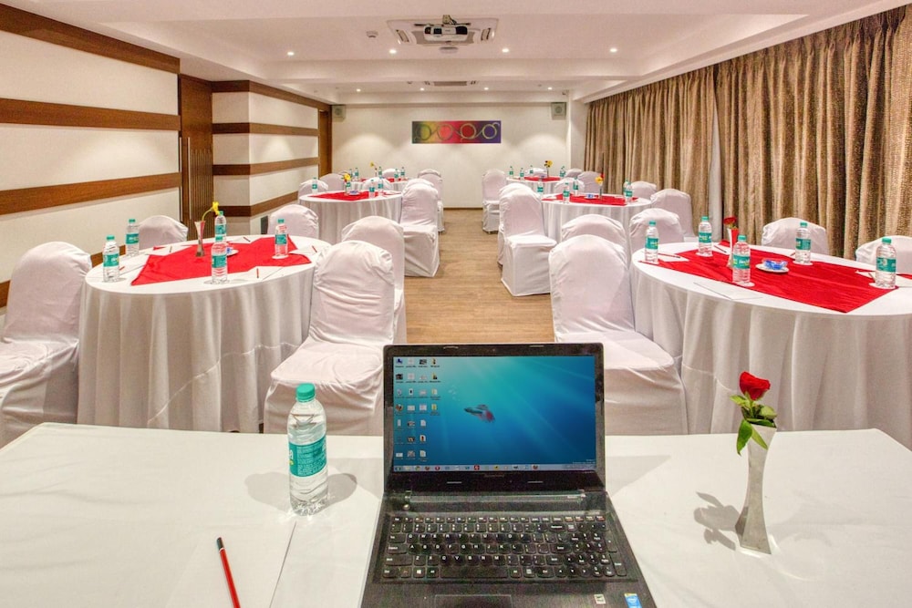 7 APPLE HOTEL VIMANNAGAR, PUNE 39/52