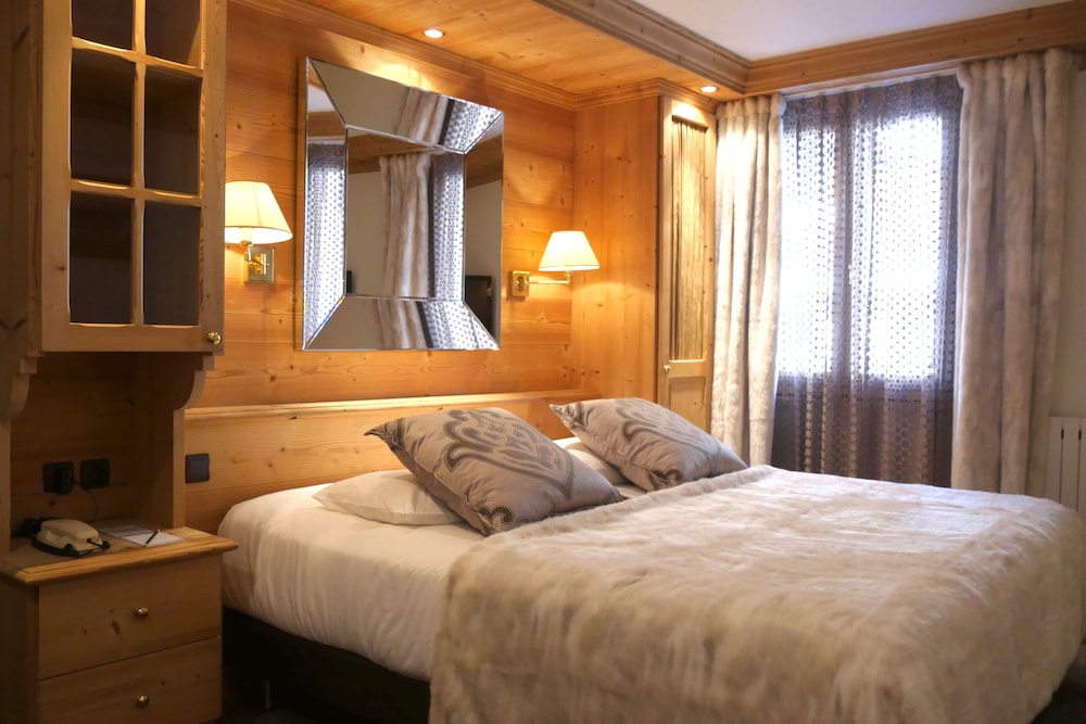 Hôtel Tsanteleina 7/50