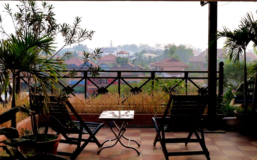 Siem Reap Riverside Hotel 53/67