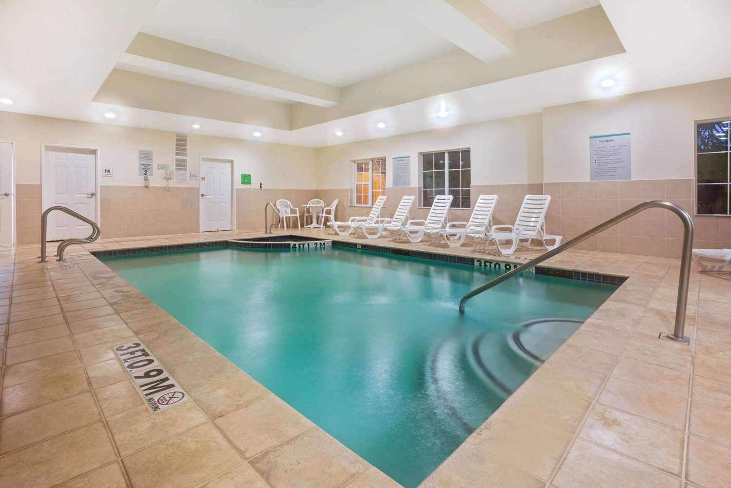 La Quinta Inn & Suites by Wyndham Houston - Magnolia 24/48