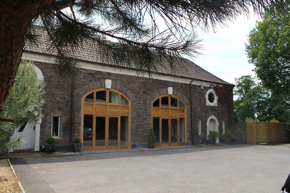 The Coach House 1/32