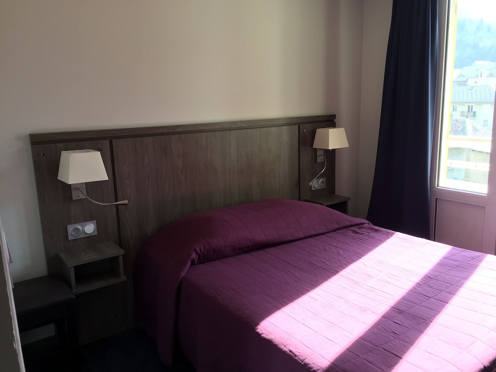 Room, Double Bed, Mountain View