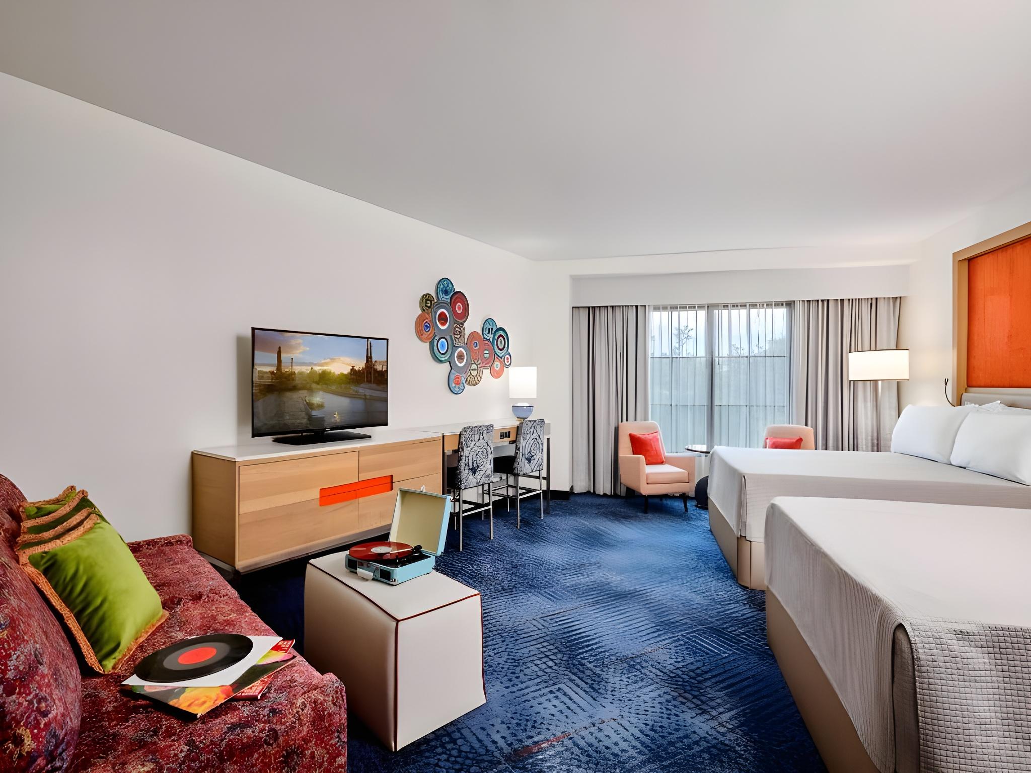 Deluxe, Double Bed