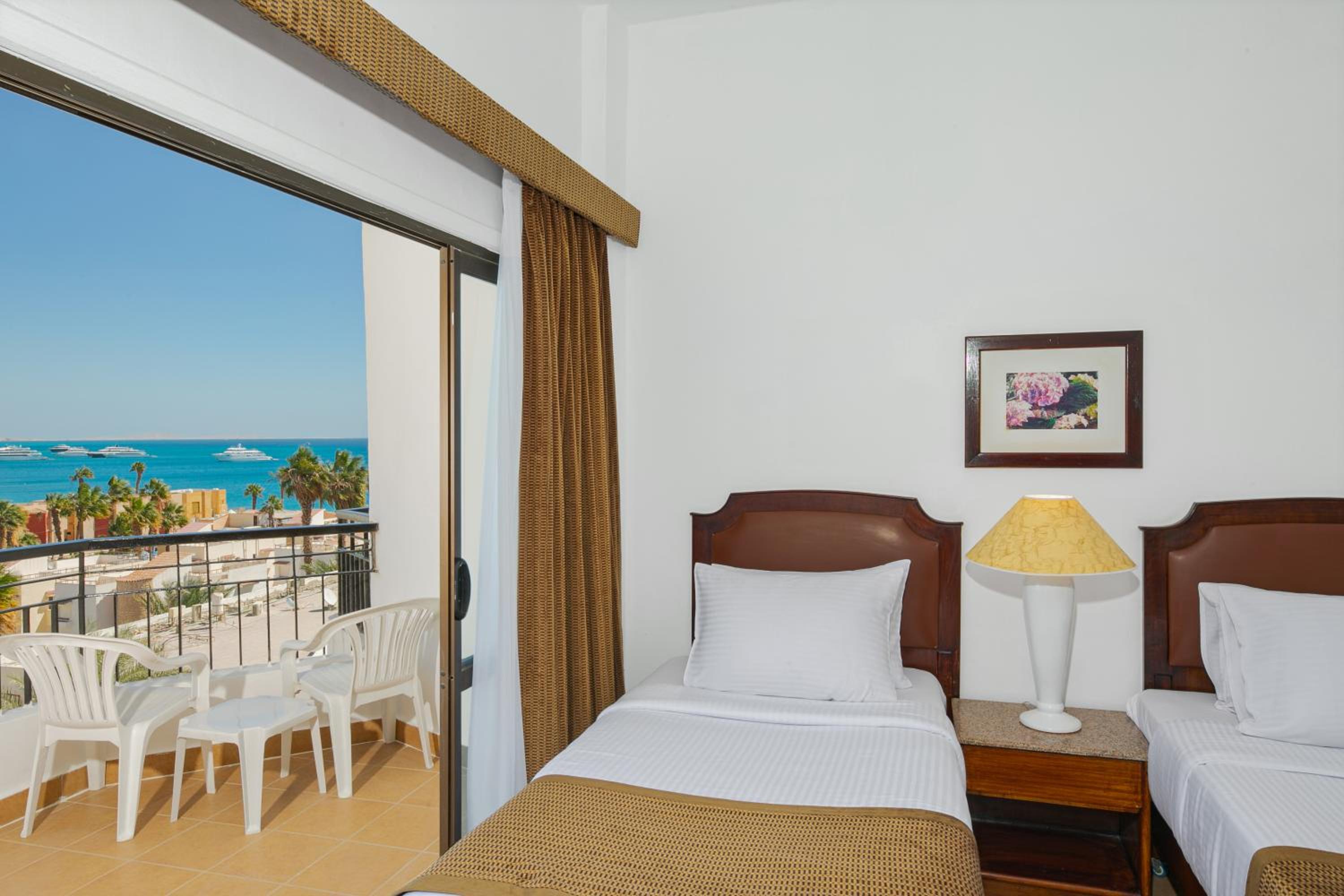 Azur, Side Sea View