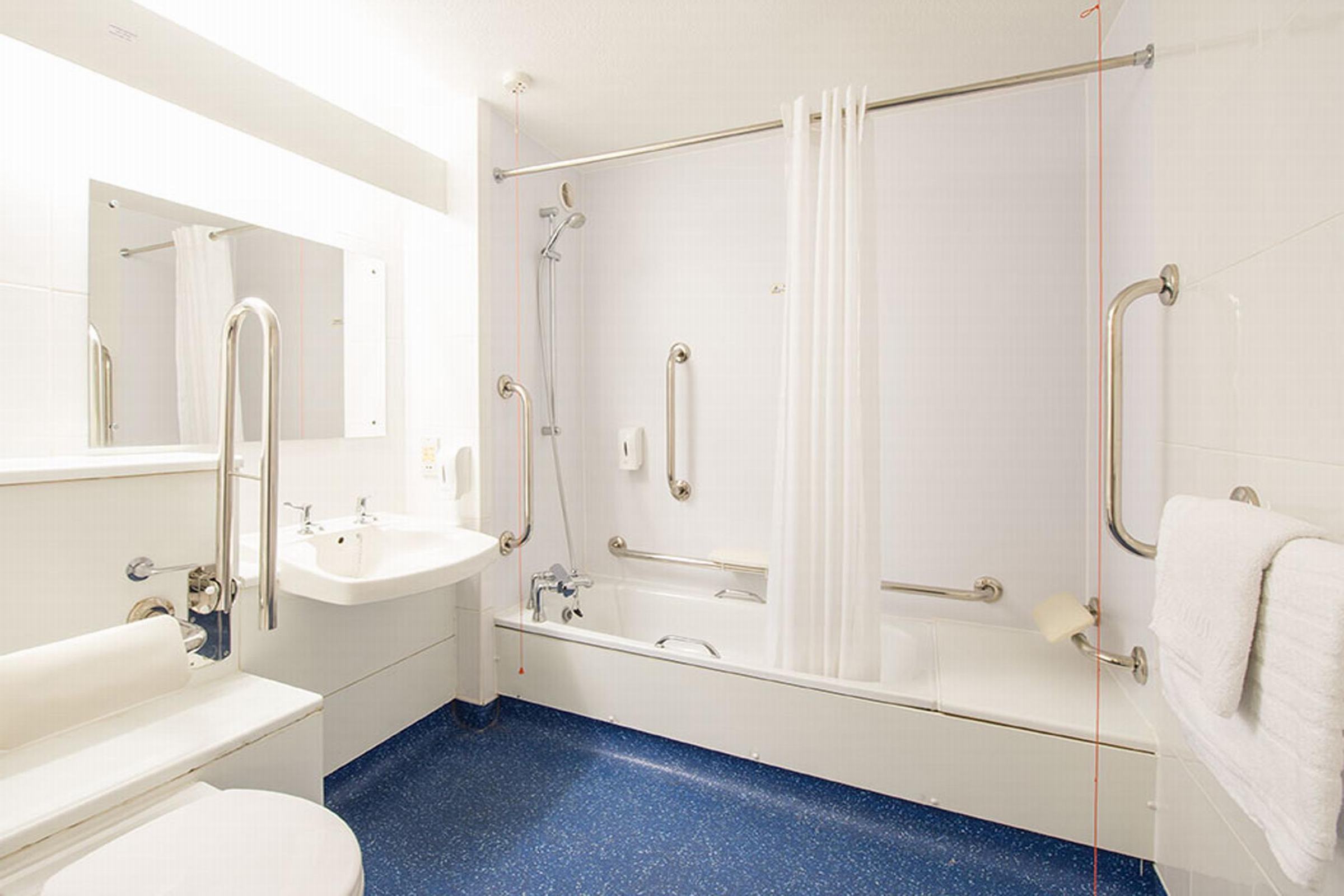 Travelodge Dunfermline 13/15