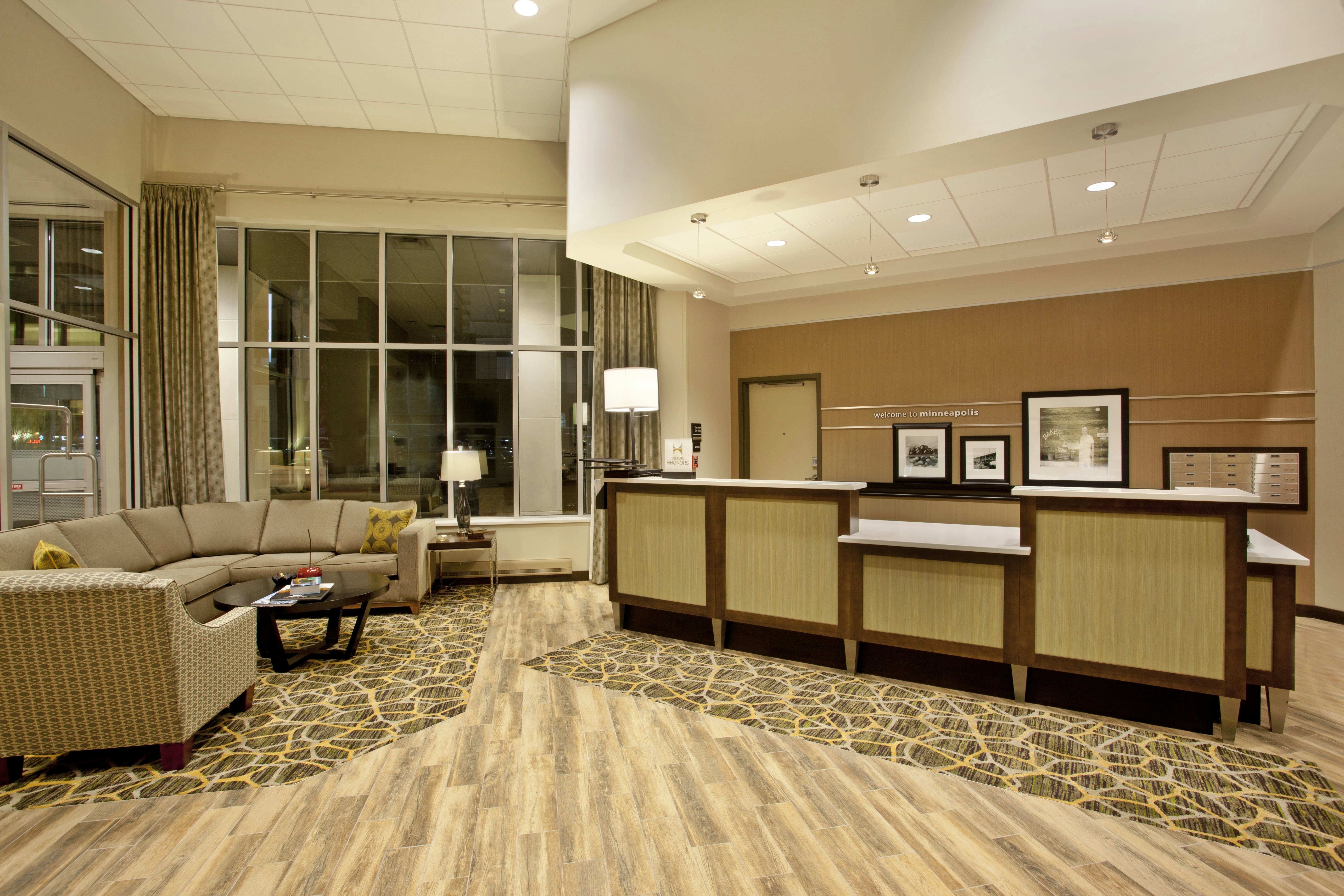 Hampton Inn and Suites Minneapolis Downtown 5/45