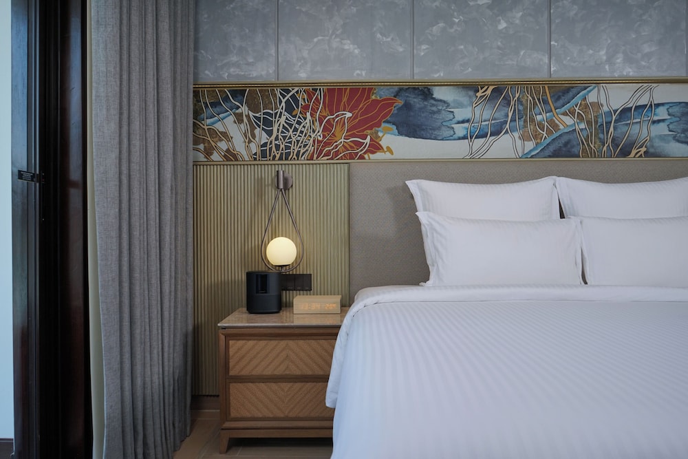 Deluxe, King Bed, Balcony, Garden Area