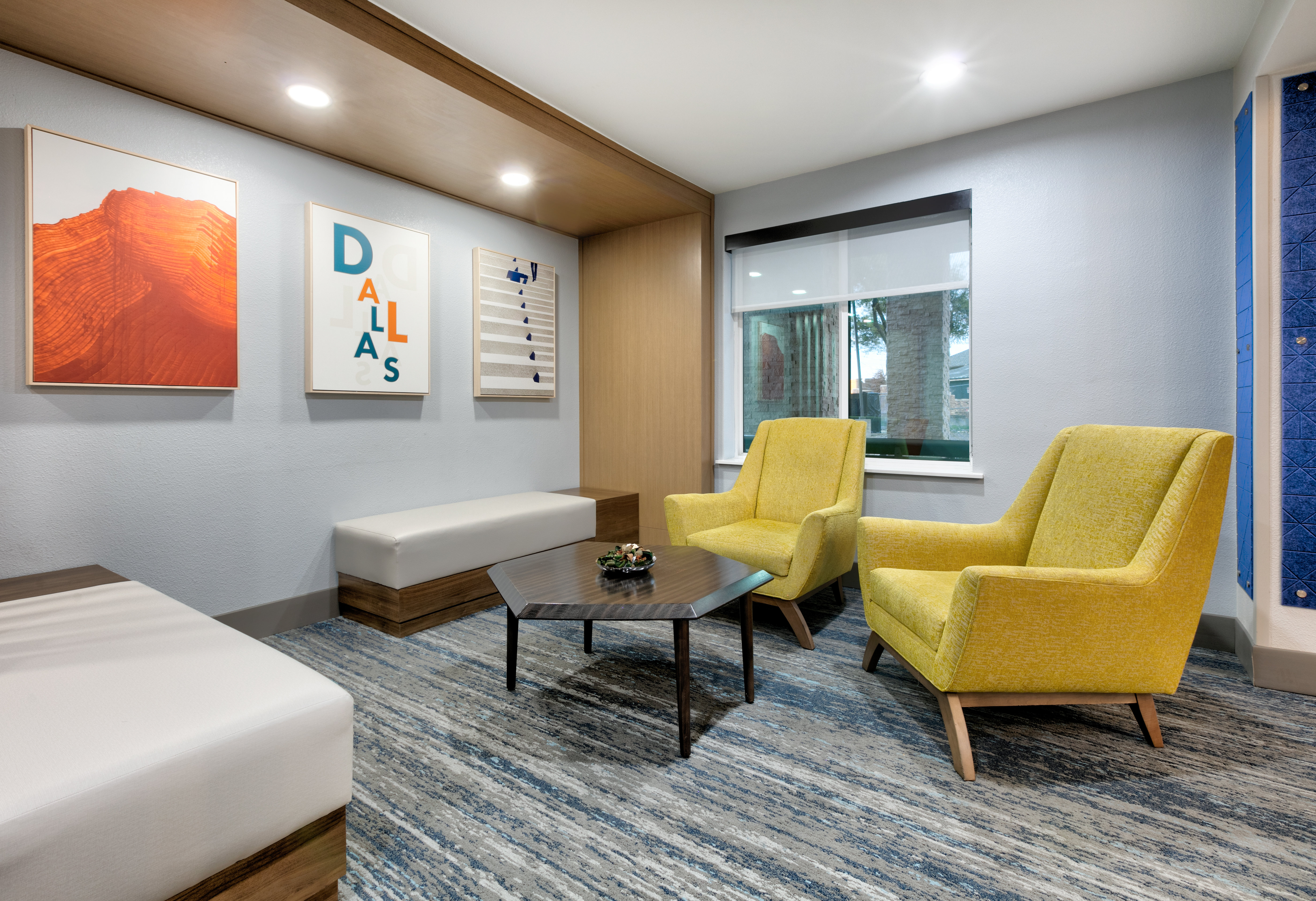 Holiday Inn Express Hotel And Suites Dallas Park Central Northeast 32/56