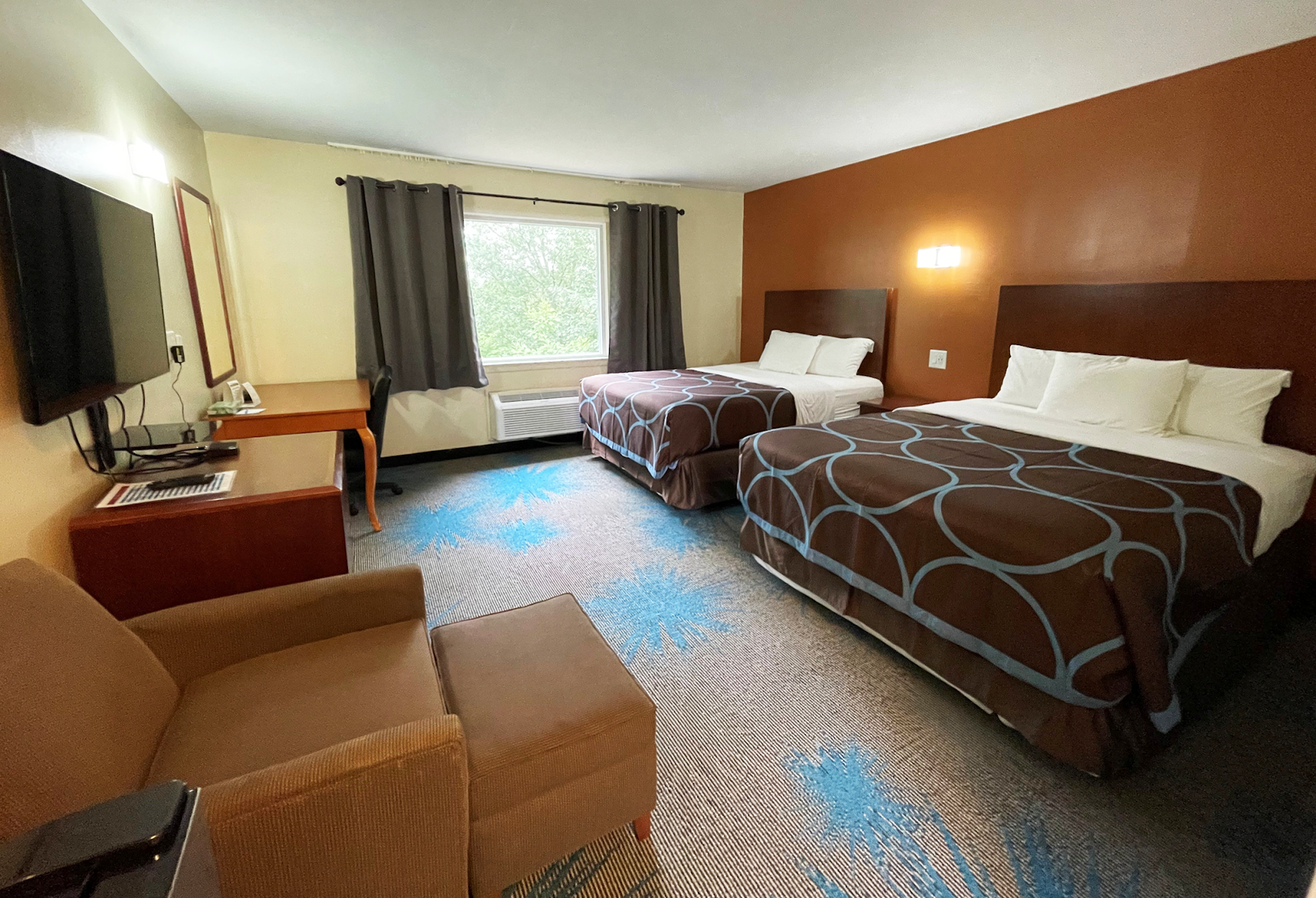 Red Carpet Inn Suites 6/23