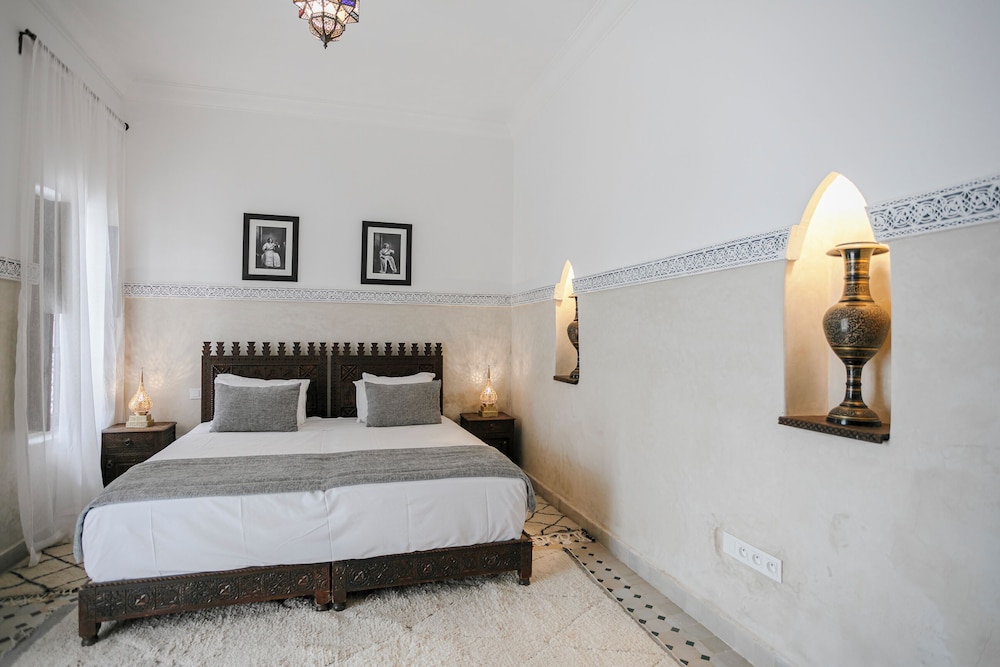 Riad El Noujoum 18/50