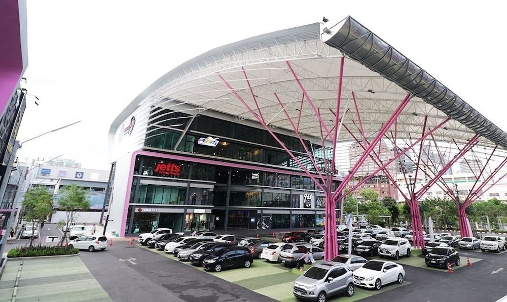 Siam Stadium Hostel 47/54