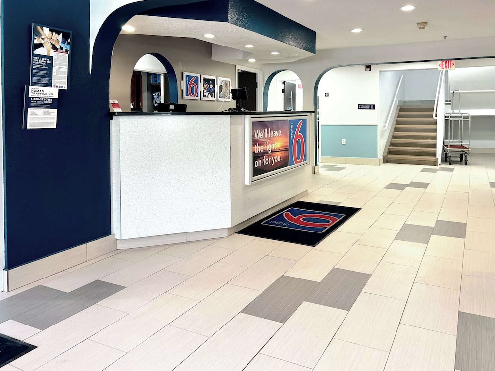 Motel6 Simpsonville, SC - Greenville 9/50