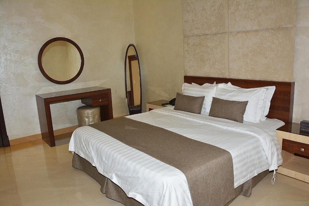 1 BEDROOM, APARTMENT