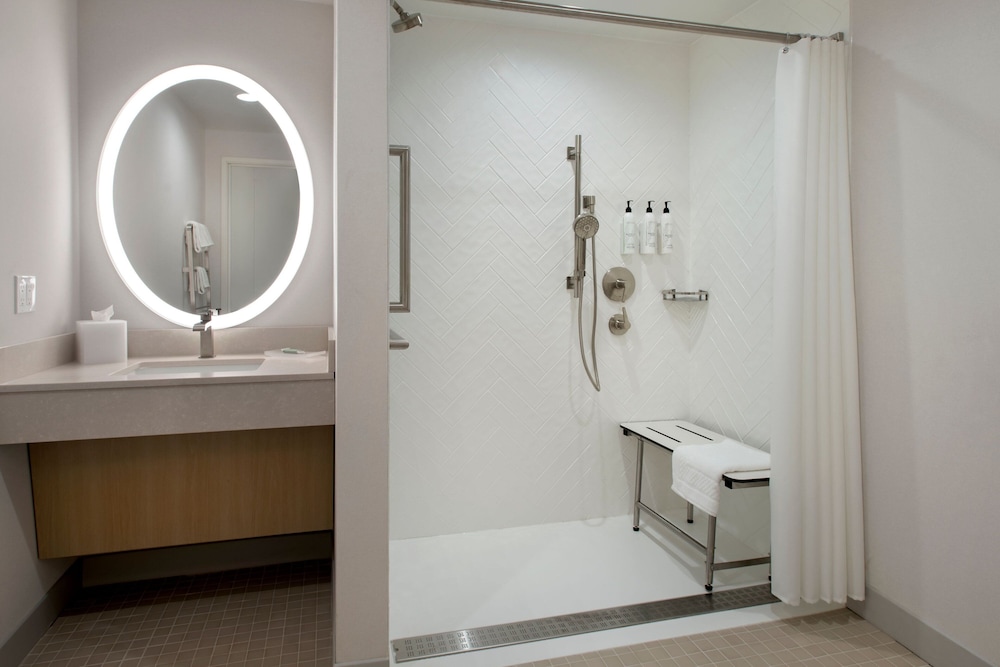 TownePlace Suites Portland Airport ME 29/30