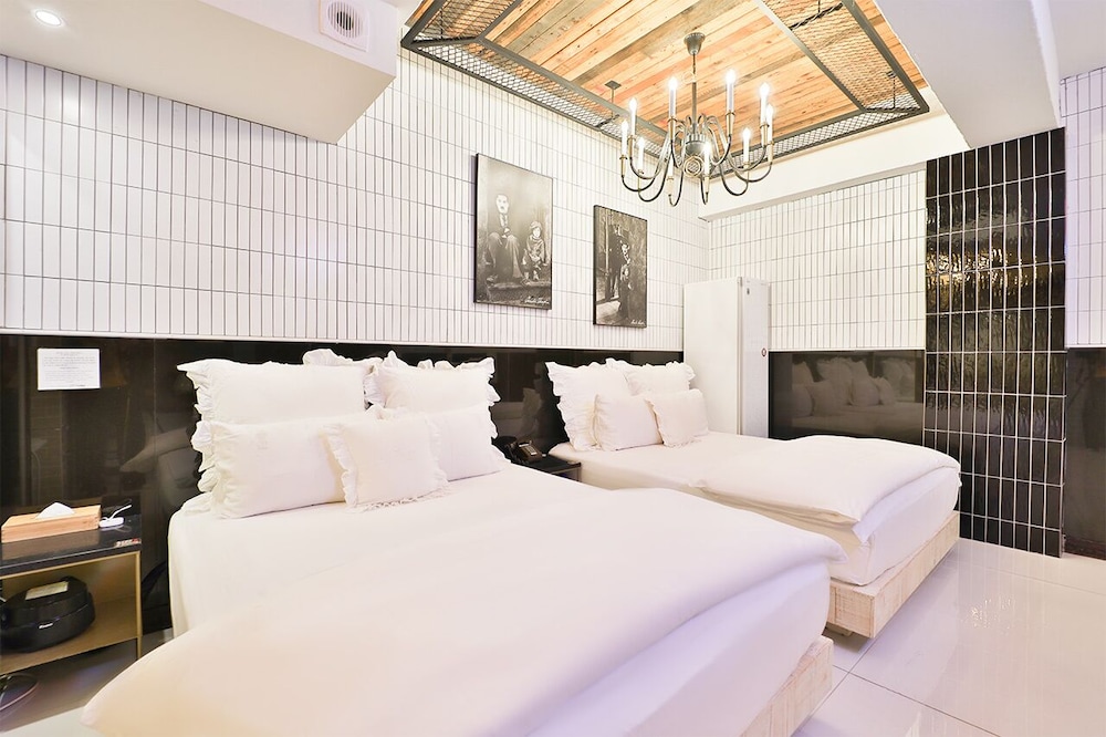 February Hotel Hwanggeum 33/93