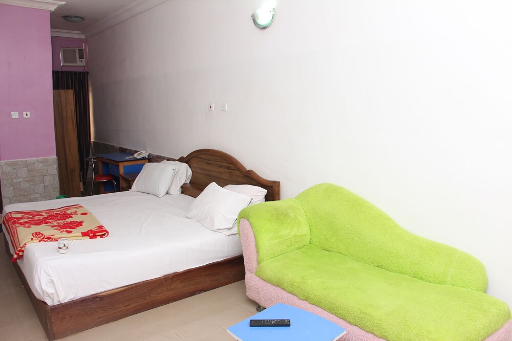 Seadry Suites 12/24