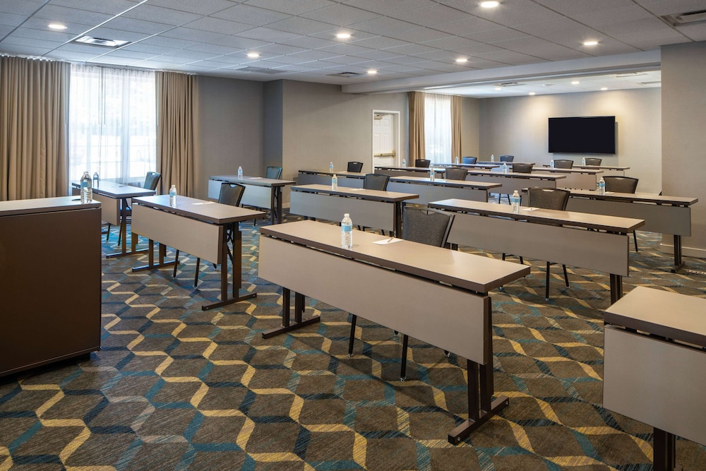 Sonesta Es Suites Fairfax Fair Lakes 41/63