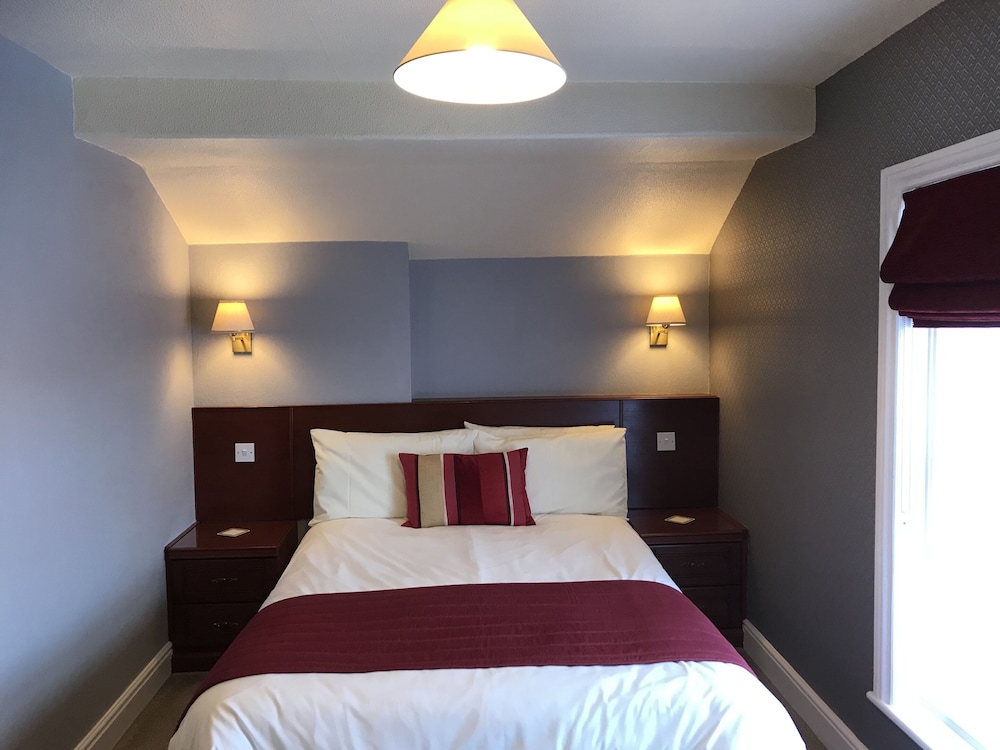 Bowden Lodge Hotel 9/50