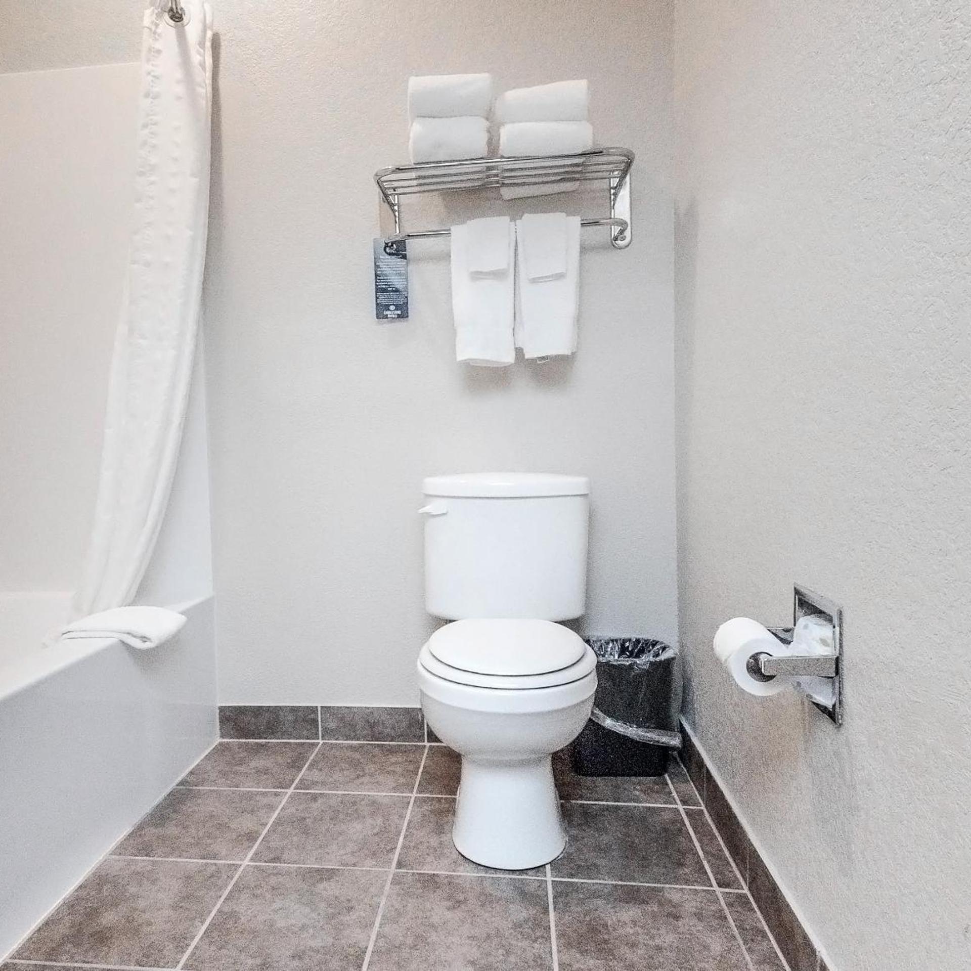 غرفة بسرير كينج بجاكوزي، Cobblestone Inn and Suites Maryville 5/9