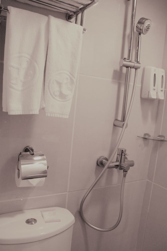 Lander Hotel Prince Edward 32/32