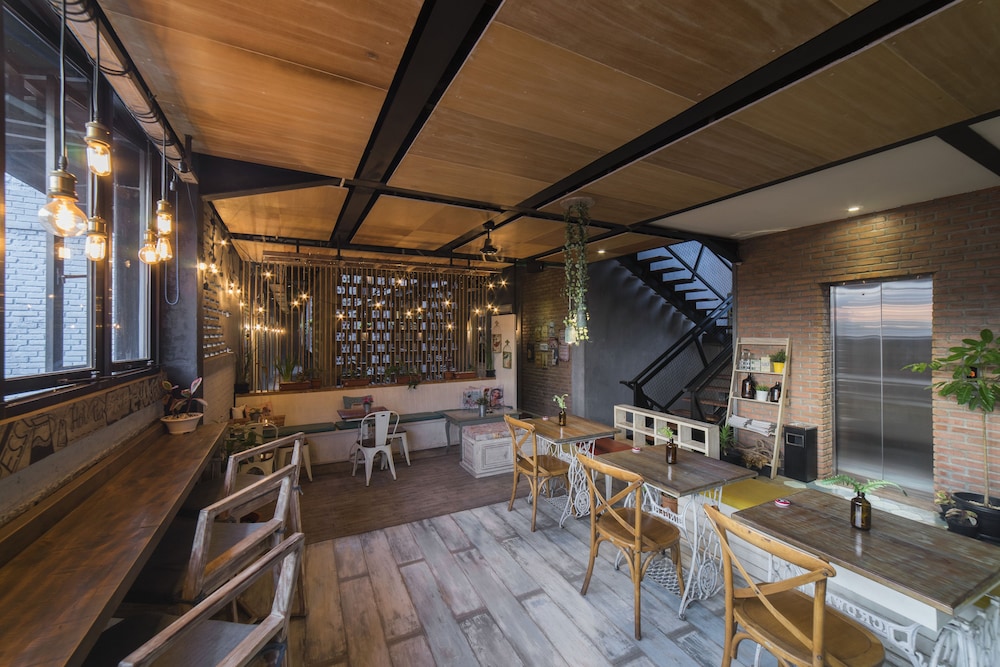 Summerbird - Bed And Brasserie 48/63