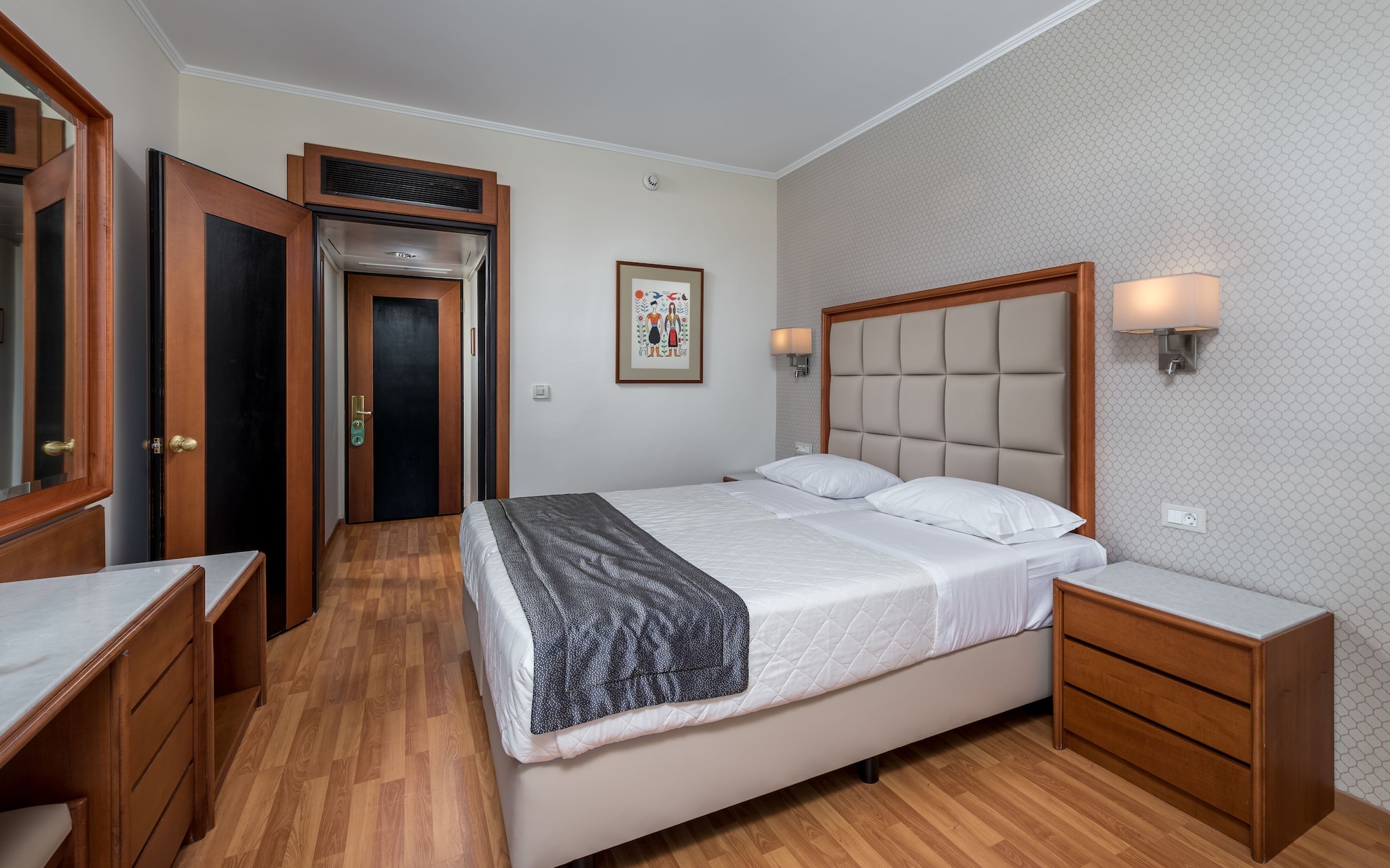 ROOM, SINGLE
