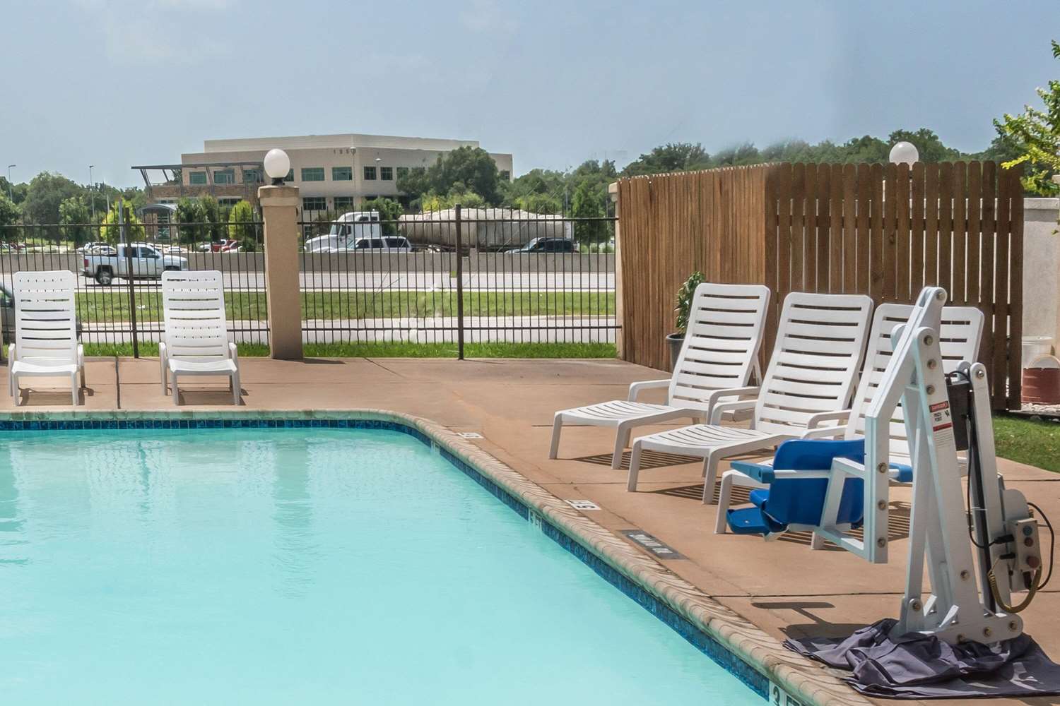 Super 8 by Wyndham San Marcos 8/11