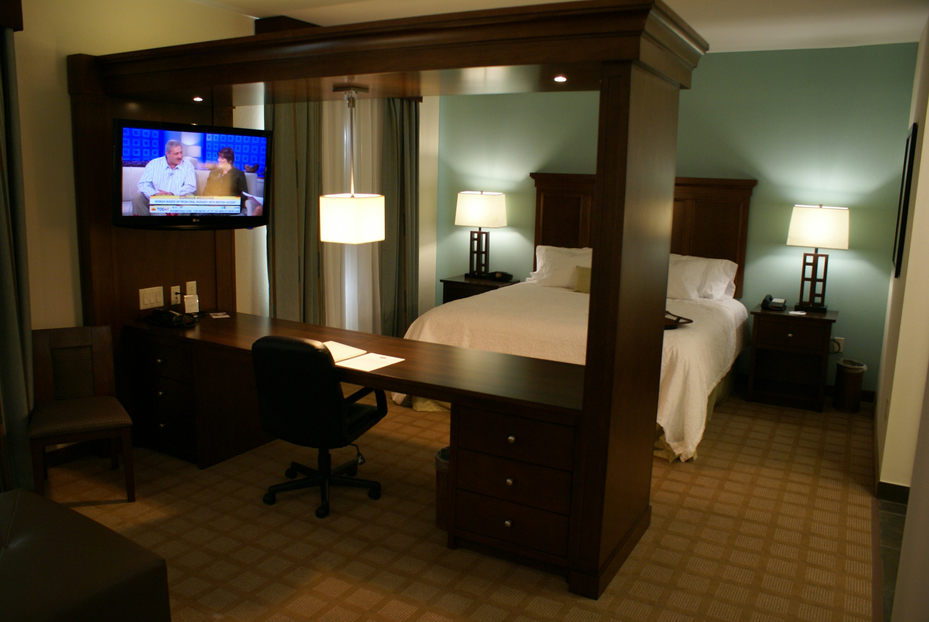 Hampton Inn Suites Center TX 30/30