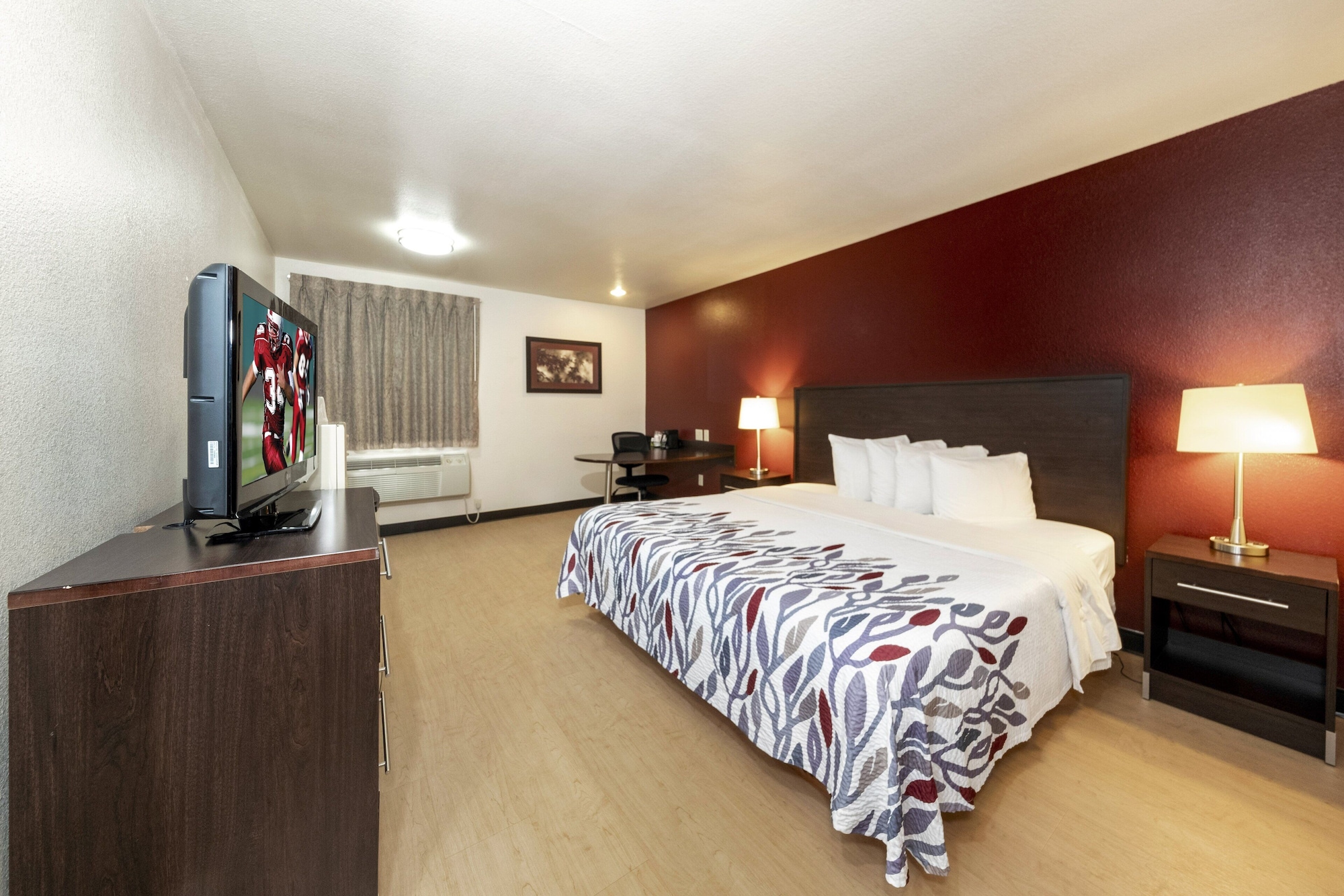 غرفة بزنس بسرير كينج، Red Roof Inn St Robert - Ft Leonard Wood 2/6