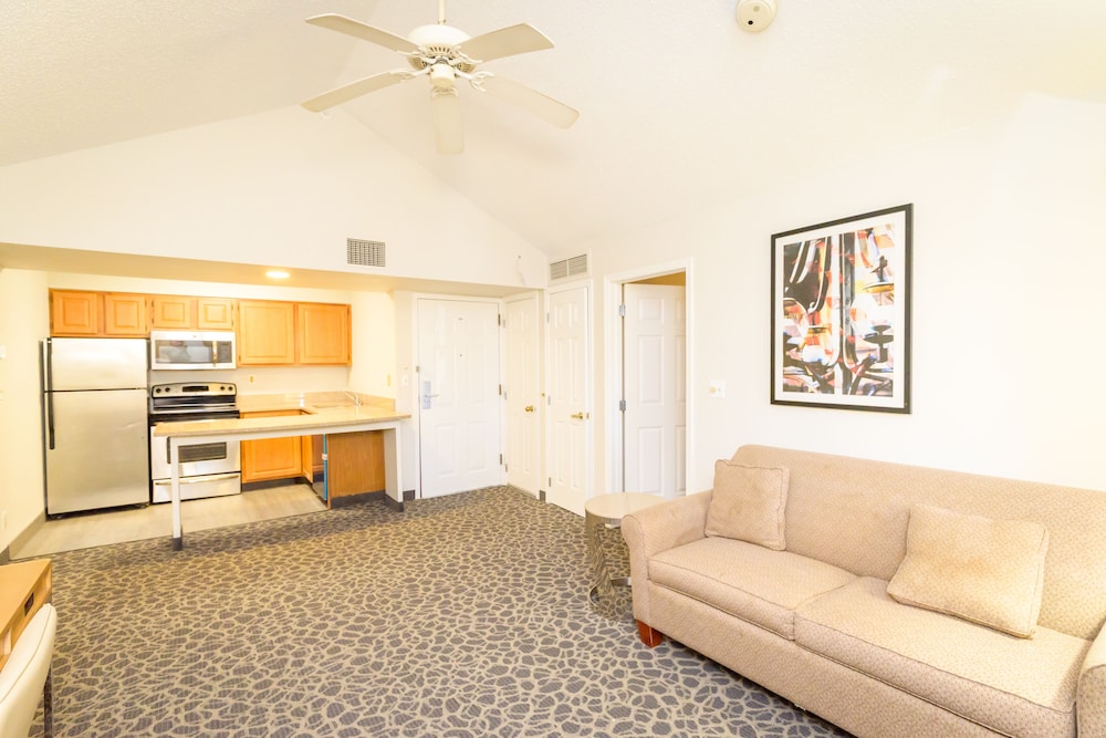 Philadelphia Suites-Extended Stay 24/33