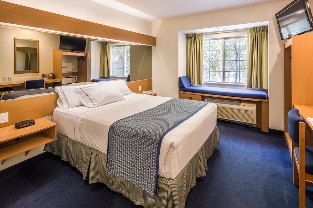 Microtel Inn & Suites by Wyndham Culiacan 20/56