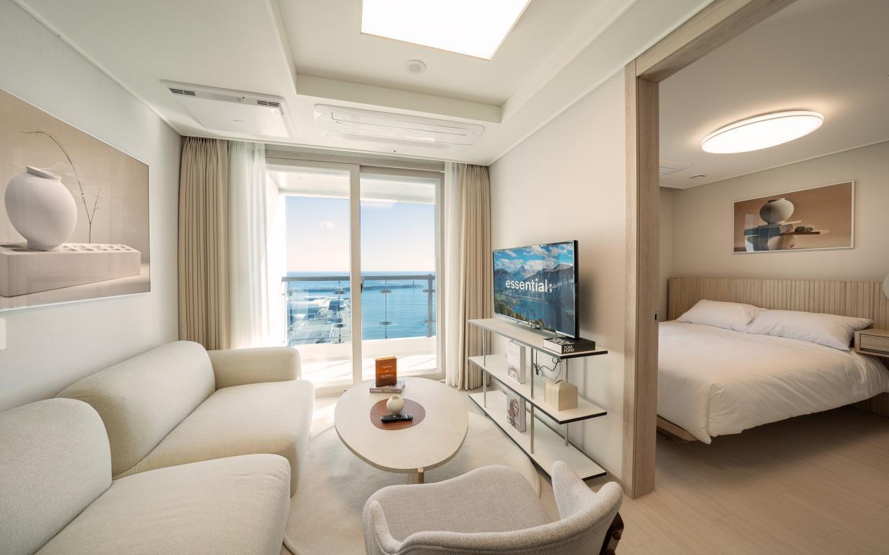 FLAT, STUDIO, OCEAN VIEW