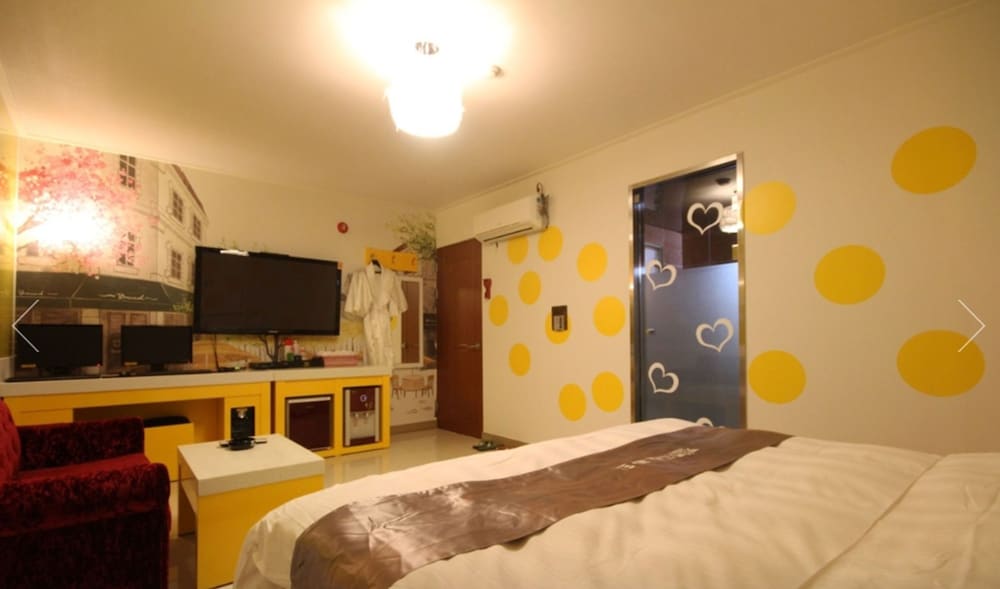 Beauty Motel 50/56