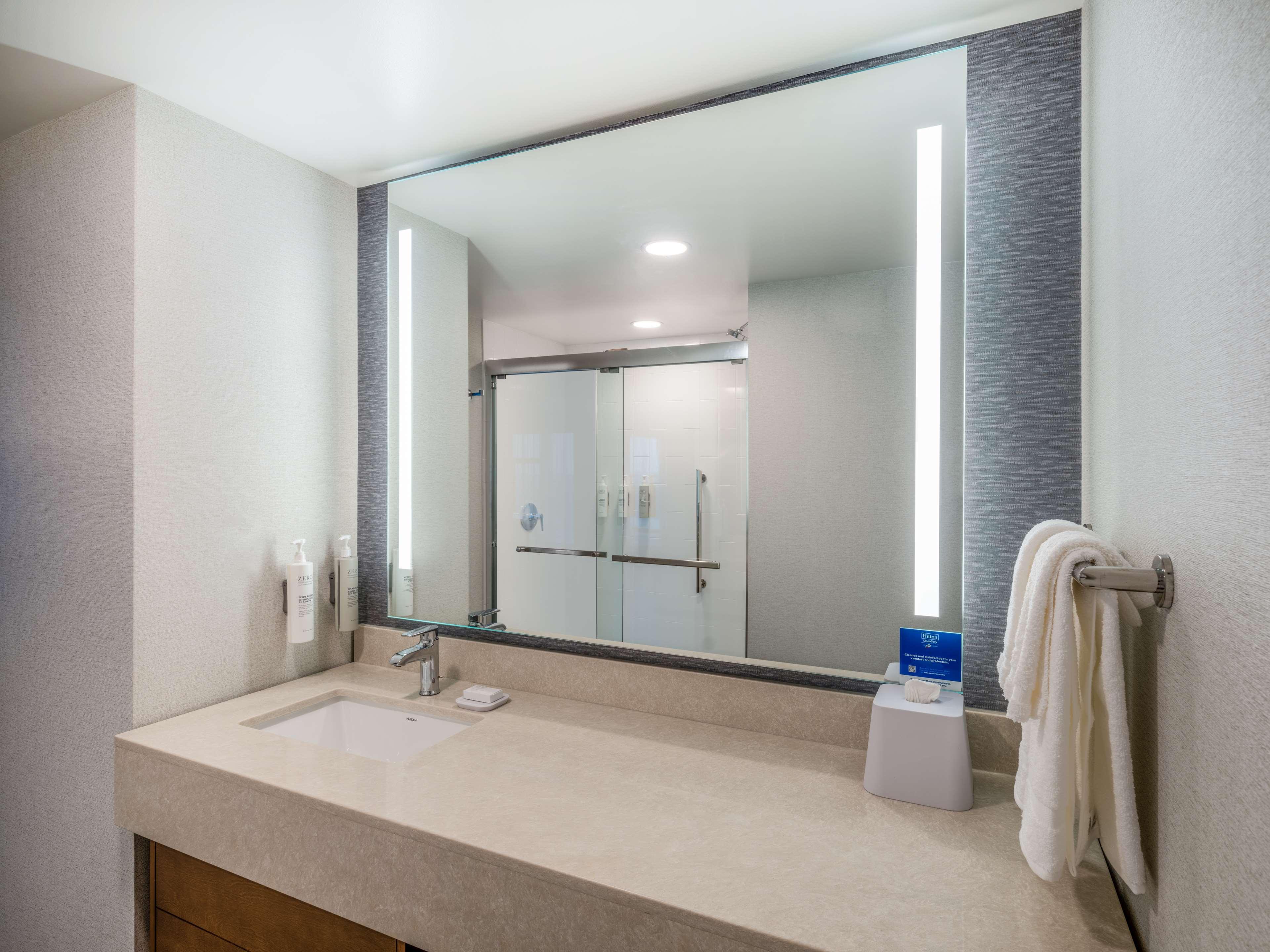 2 Bedrooms, Suite, 1 King or 2 Queen Beds, with View, 2 Bathrooms، Homewood Suites by Hilton Toledo Downtown 4/4