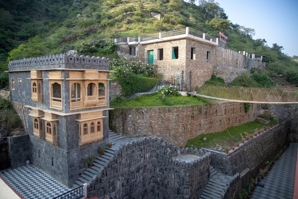 Times Kumbhalgarh Fort Resort-Pure Veg 38/45