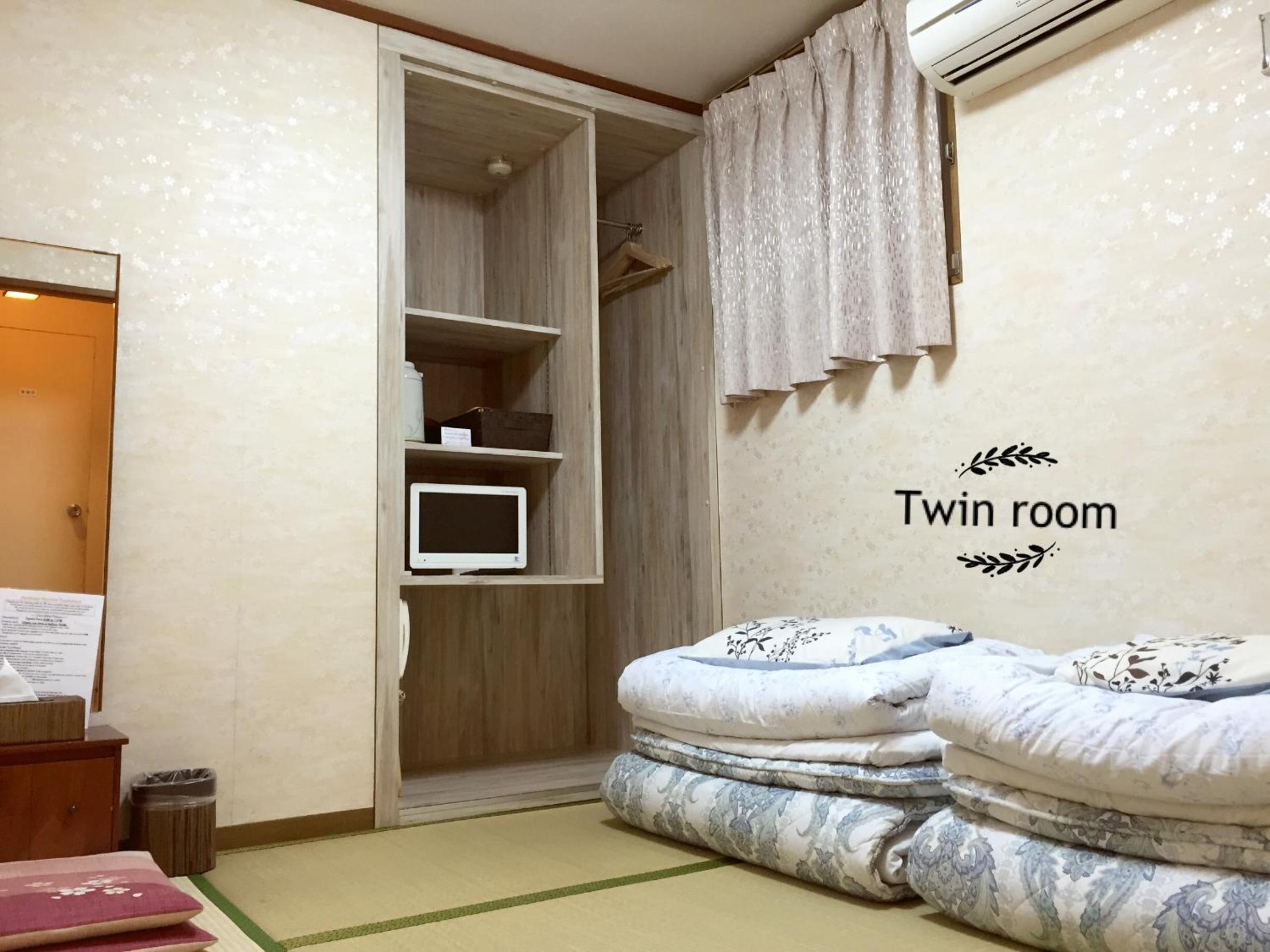 Room, Twin Beds