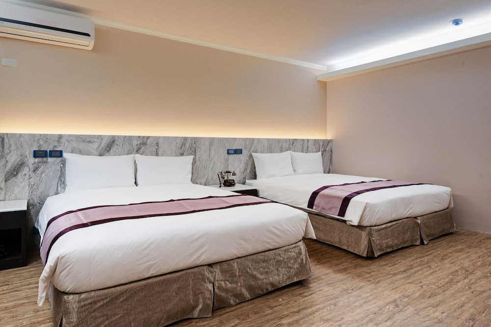 Superior, Quadruple, 2 Queen Beds