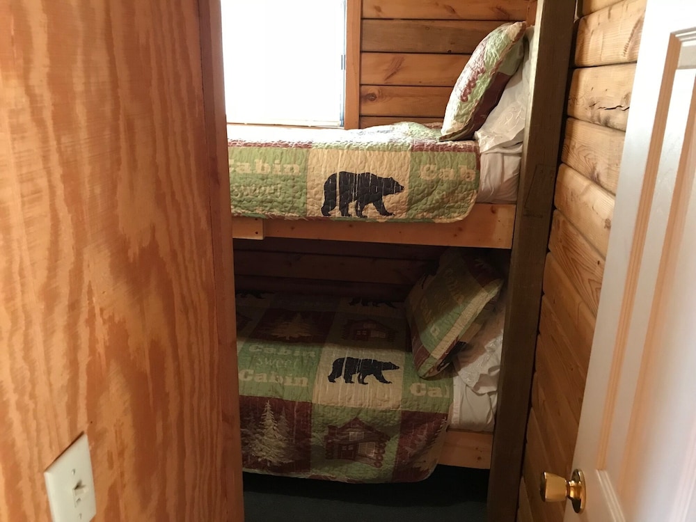 Grandview Cabins & RV Resort 23/50