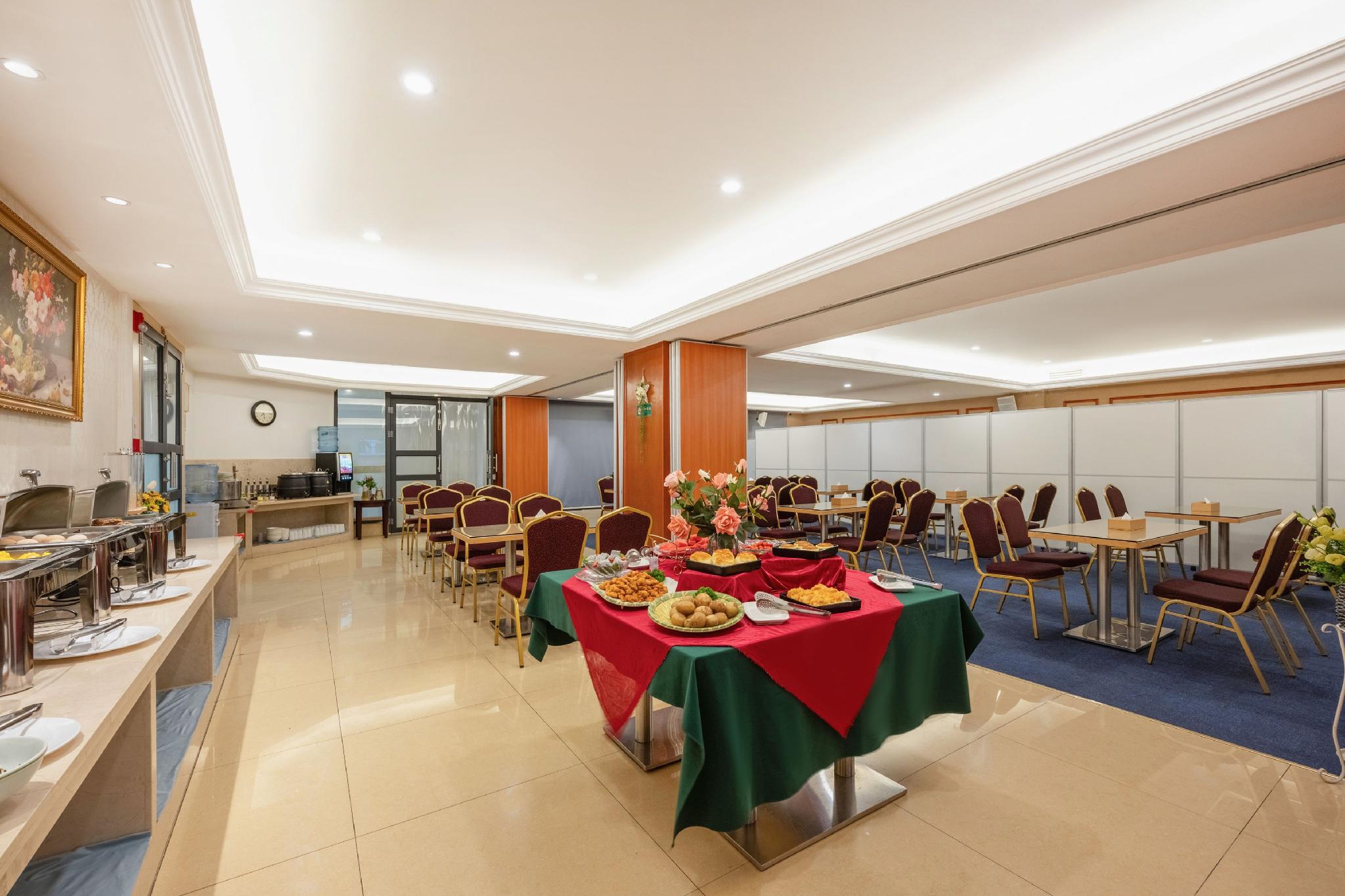 Vienna 3 Best Hotel (Guangzhou Xintang Shacun Metro Station) 53/58