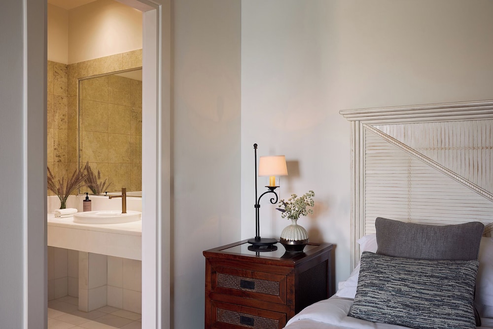 Porto Kea Suites 8/70