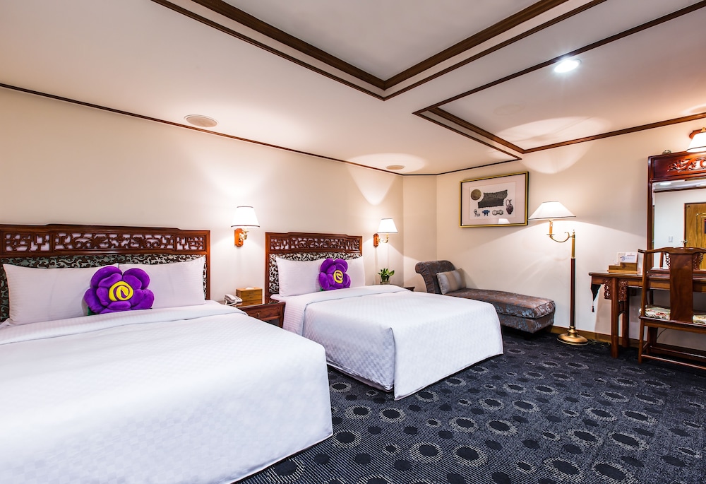 Han She Hotel 35/75