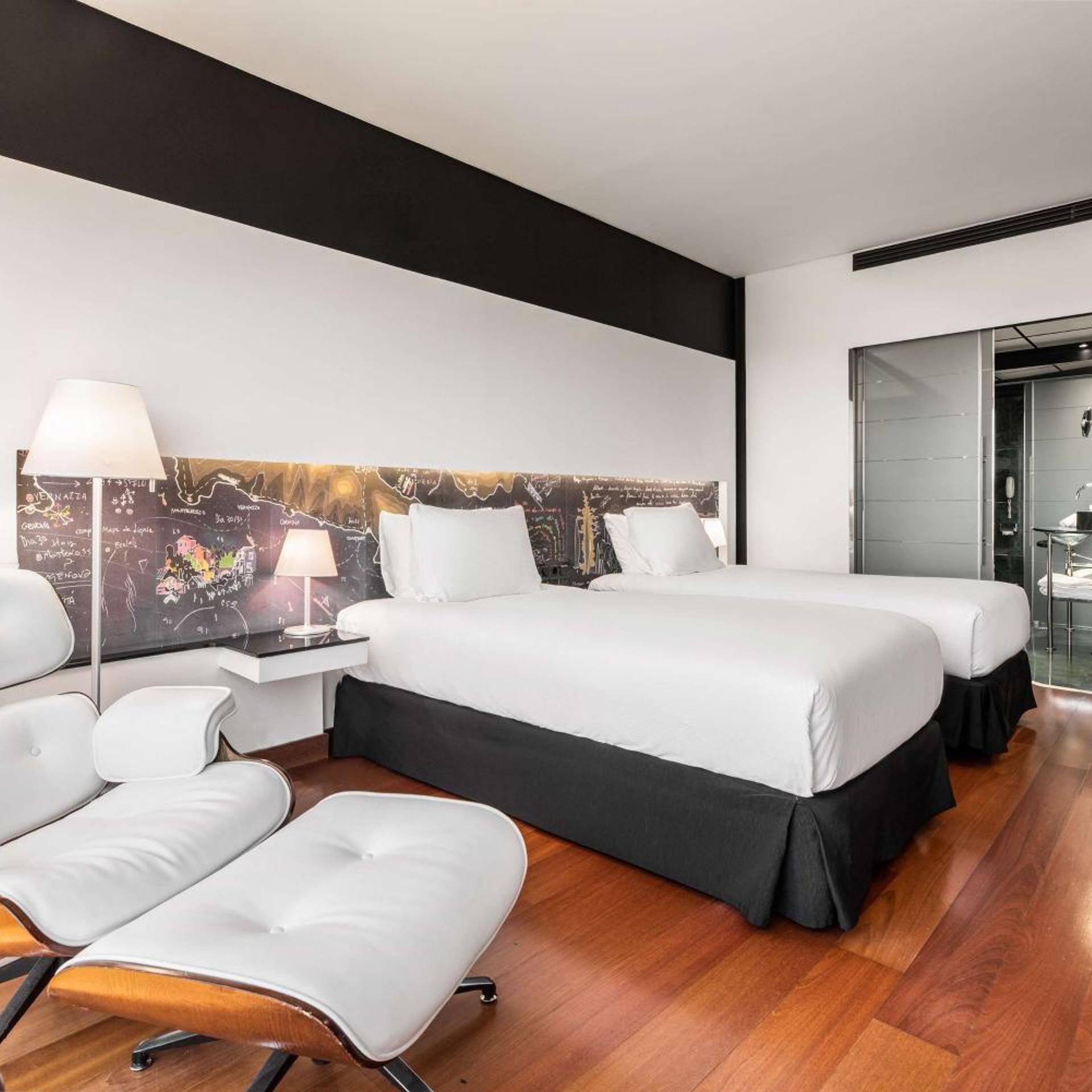 Room, Single Bed, Urban View