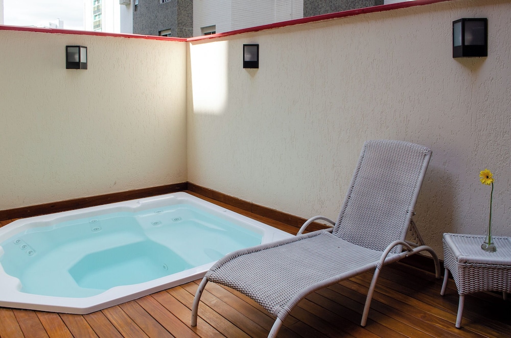 swimming pool spa