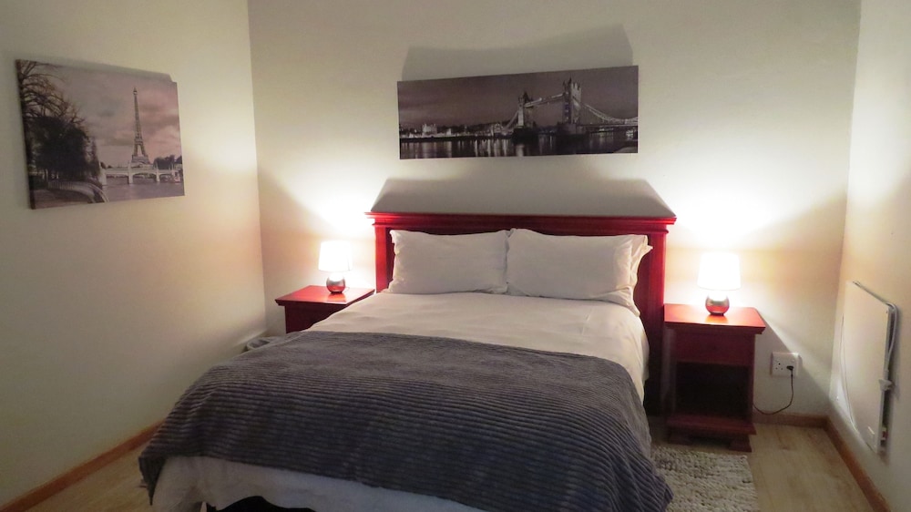 Dunton Guest House 16/50
