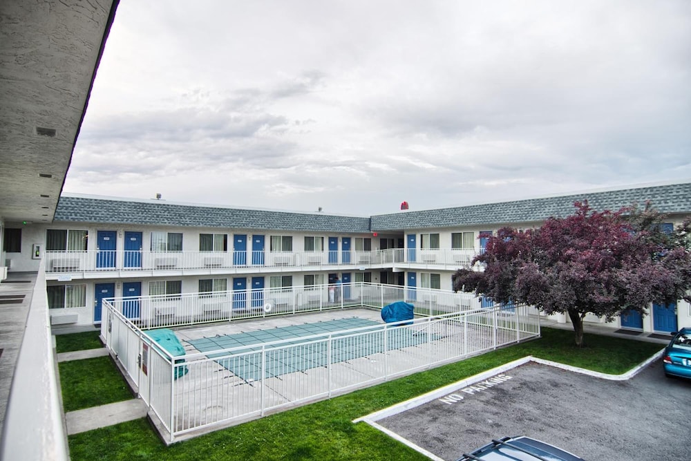 Motel6 Coeur D'Alene, ID 36/55