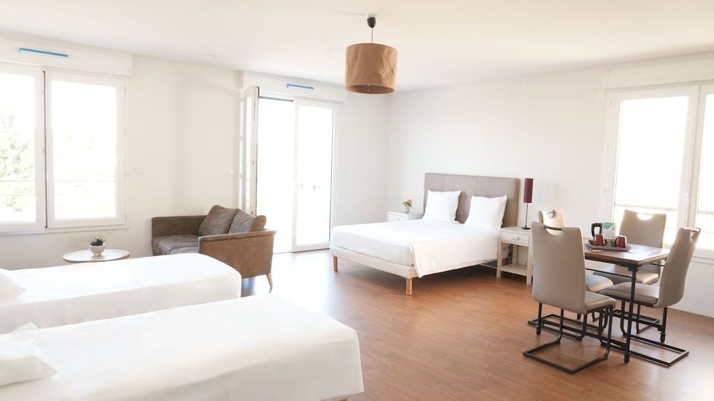 Zenao Appart'hotel Nevers 10/63