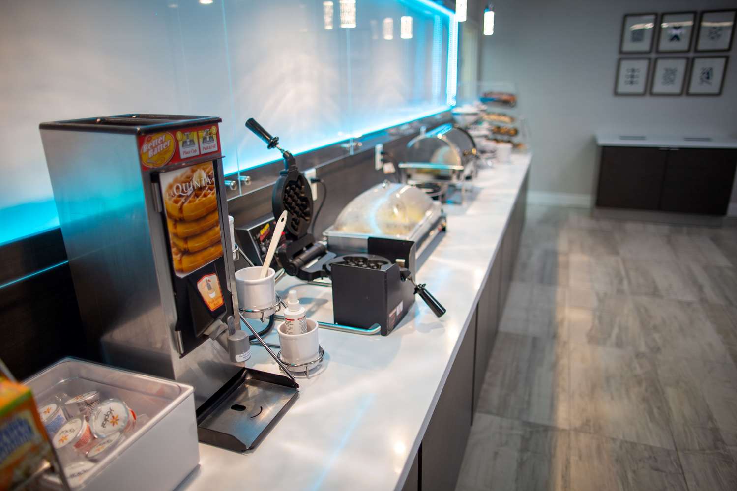 La Quinta Inn & Suites by Wyndham Houston East at Normandy 36/63